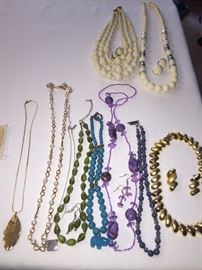 Costume & vintage necklaces