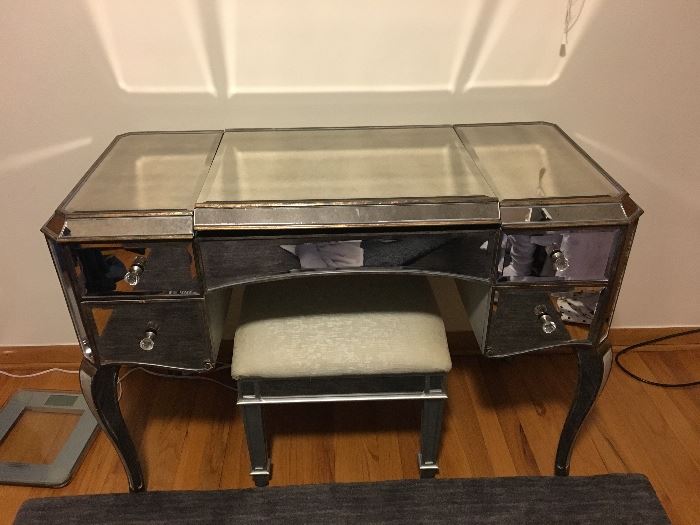mirrored vanity with bench $1000