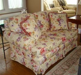 Townhouse By Pennsylvania House Floral Loveseat