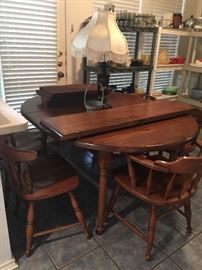 solid wood table -1 leaf and 6 ch