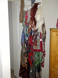 WOMENS SCARVES
