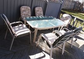 Beautiful outdoor table and chairs!