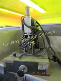 Wizer table top number punch w/foot control