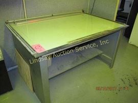 NuArc lighted layout table Mod: VLT61 F, Serial#:
124C68-24, 115 volts