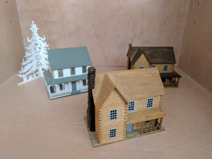 Miniature dollhouses 