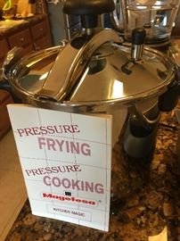 Pressure frying / cooking 