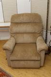 tan recliner that goes with the three cushion recliner messaging couch