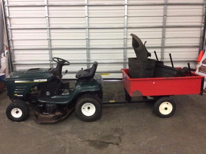 Lot 251: Craftsman LT 1000 Lawn Tractor w/ grass catcher and trailer