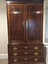 Drevel Chest for Clothing