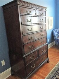 HiBoy Chest with Coordinating Four Poster Queen Bed