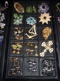 BROACHES, CUFF LINKS