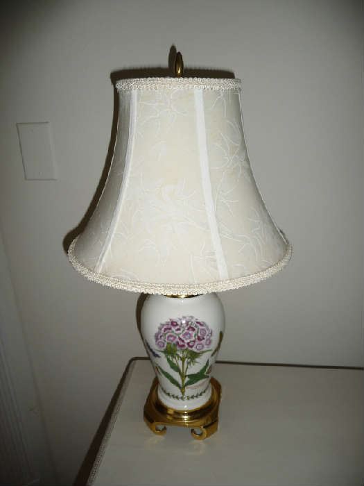 TABLE LAMP (2 OF 2)