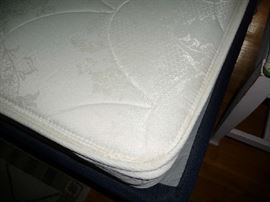 CLOSEUP OF MATTRESS