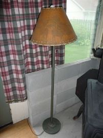 FLOOR LAMP