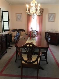 Vintage Mahogany Dining Room Table & 6 Chairs