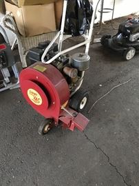 Giant Vac Leaf Blower