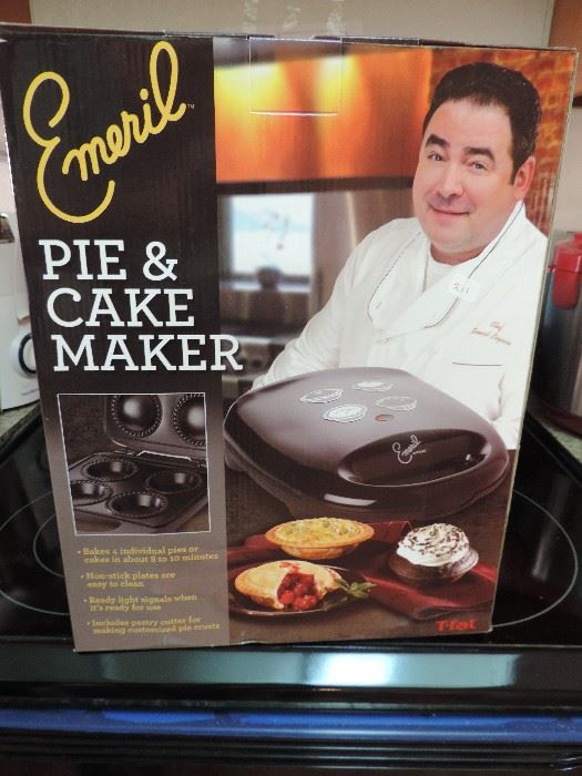 Emeril Pie and Cake Maker