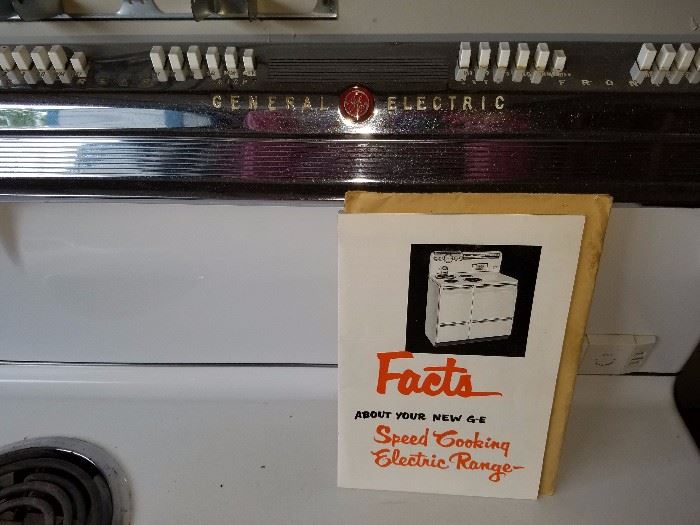 1950'S General Electric Speed Cooking Range / Works, in great condition both outside and in!