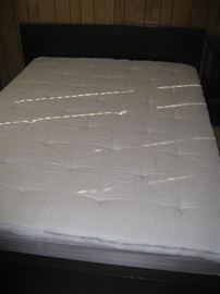 Queen mattress set