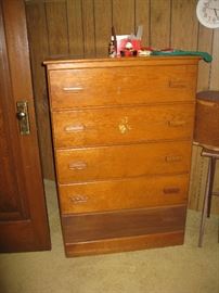 Chest of drawers