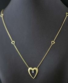 Lot 13: 18k yellow gold necklace, heart motifs set with diamond, 5.3 grams