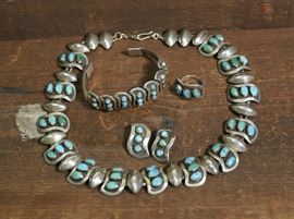 Lot 20: South Western sterling silver necklace, ring, cuff earrings