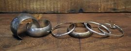 Lot 66: Sterling silver lot: four bangles and two large cuff bracelets (34 & 94)