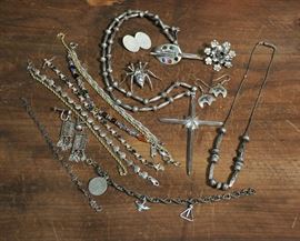 Lot 126: Sterling silver lot: bracelets and earrings, three s/s pins and two necklaces (79 & 98)