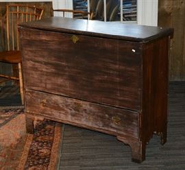 Country one drawer blanket chest