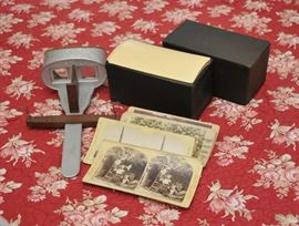 Stereo viewer with cards 