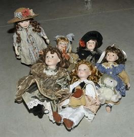 Lot of collector's dolls 
