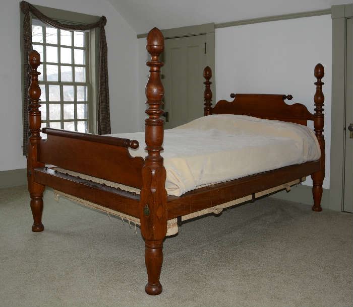 Sheraton four poster bed with acorn finials