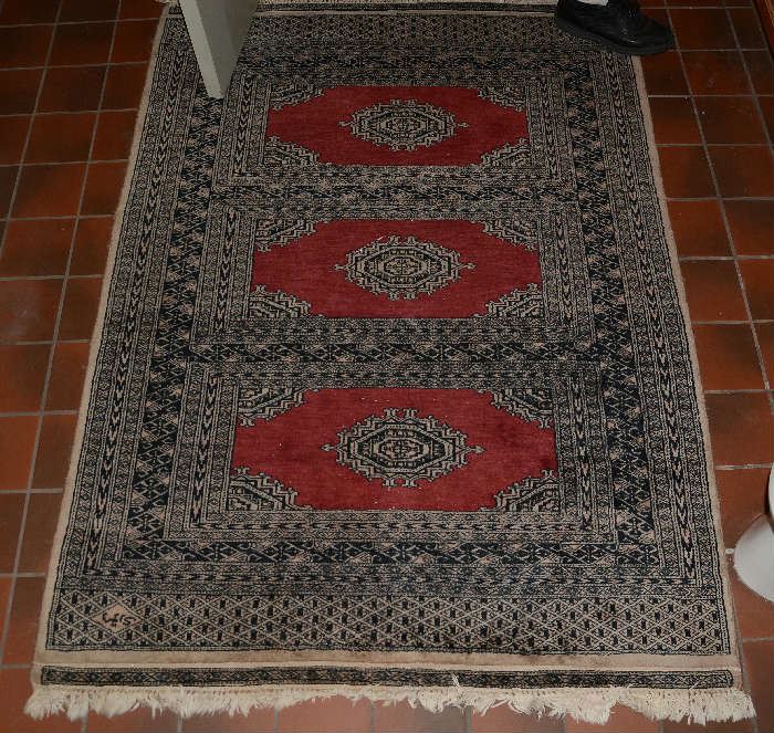 Bokhra rug, scatter