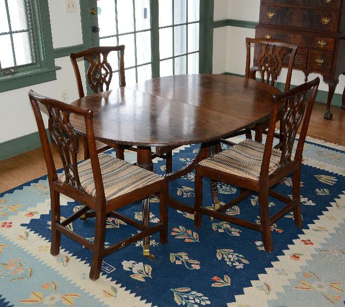 English double pedestal antique mahogany dining table, small size with 2 leaves