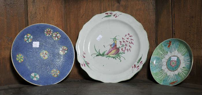 Chinese signed e. 18th c. plate along with 2 other related plates, 3 pcs - 5.75" - 9.5"Dia
