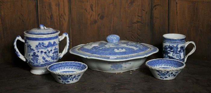 18th/19th C. blue and white Chinese porcelain lot: Canton mug, Canton vegetable dish, tea caddy, etc. 
