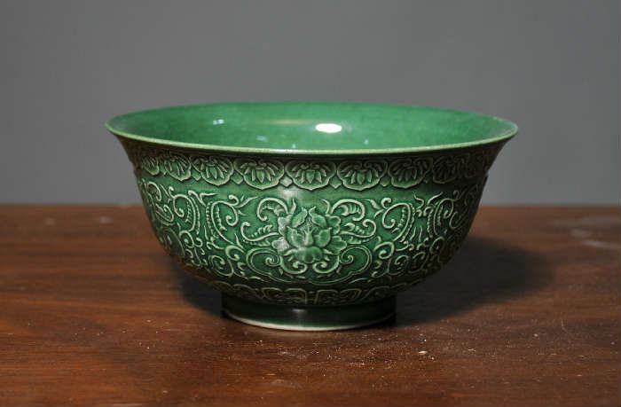 Chinese green porcelain bowl, signed 2.75"H x 6"Dia