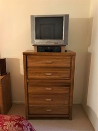 The chest of drawers 32 x 48