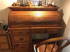 vintage roll top desk 41.5 w x 45 t x 19 d