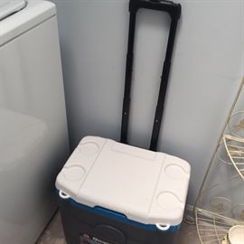 Rolling cooler