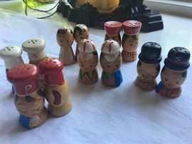 Vintage wood salt/pepper shakers