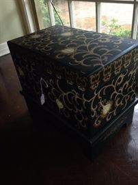 Decorative chest