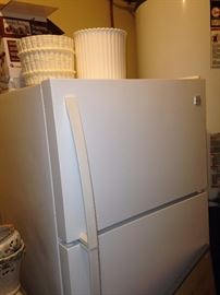 Kenmore refrigerator with upper freezer