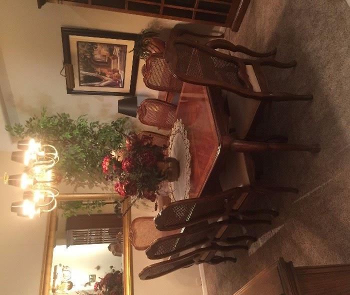 Henredon Dining Table, X-tra Leaf, 8 Chairs (looks new!) 