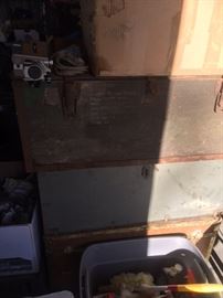 Trunks, Foot lockers