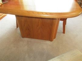 dining room table with six chair