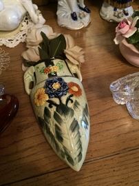 Ceramic wall pocket