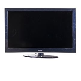 Samsung 46" LCD HDTV: A Samsung 46" LCD HDTV, model LN46A550P3F, with 1080 pixel resolution, three HDMI inputs, NTSC/ATSC/QAM tuner, and picture-in-picture function. A cord, remote control and stand are included.
