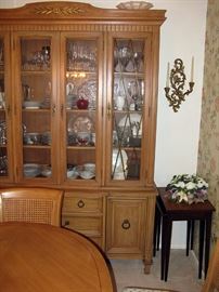 China cabinet matches table, chairs & buffet