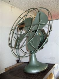 Singer single speed oscillating fan